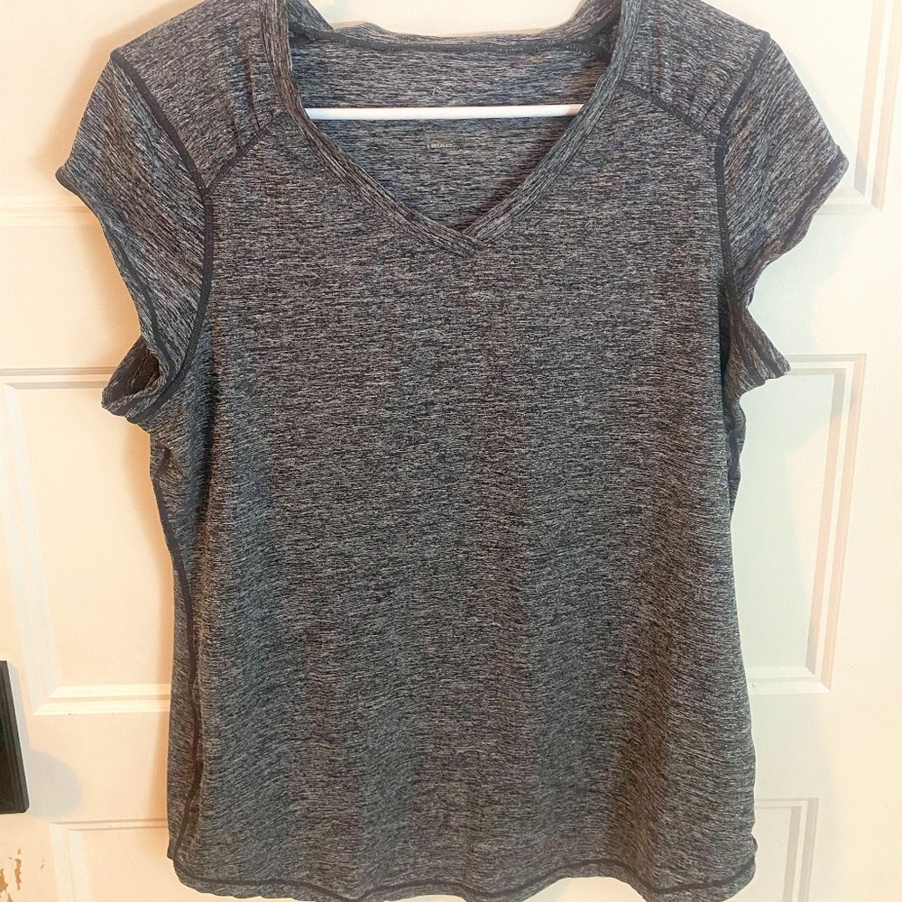 HEAD Large Moisture Wicking Athletic T-shirt